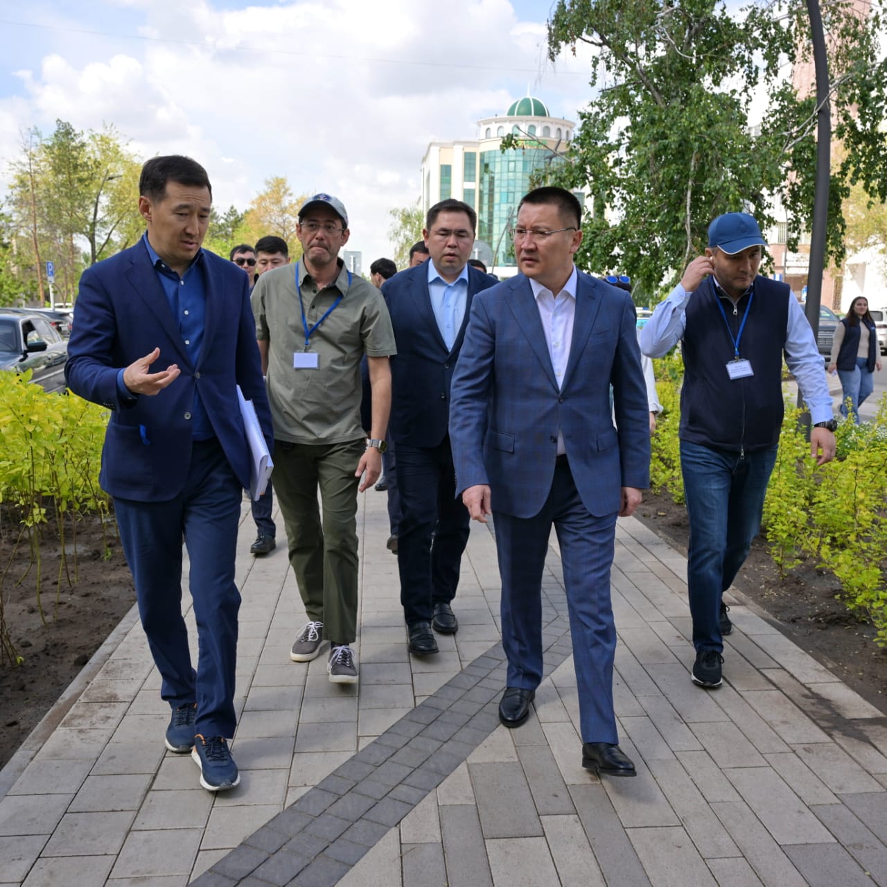 Өңір басшысы Асайын Байханов Павлодар қаласын аралап, қаланы абаттандыру бойынша жобалардың іске асырылуын тексерді