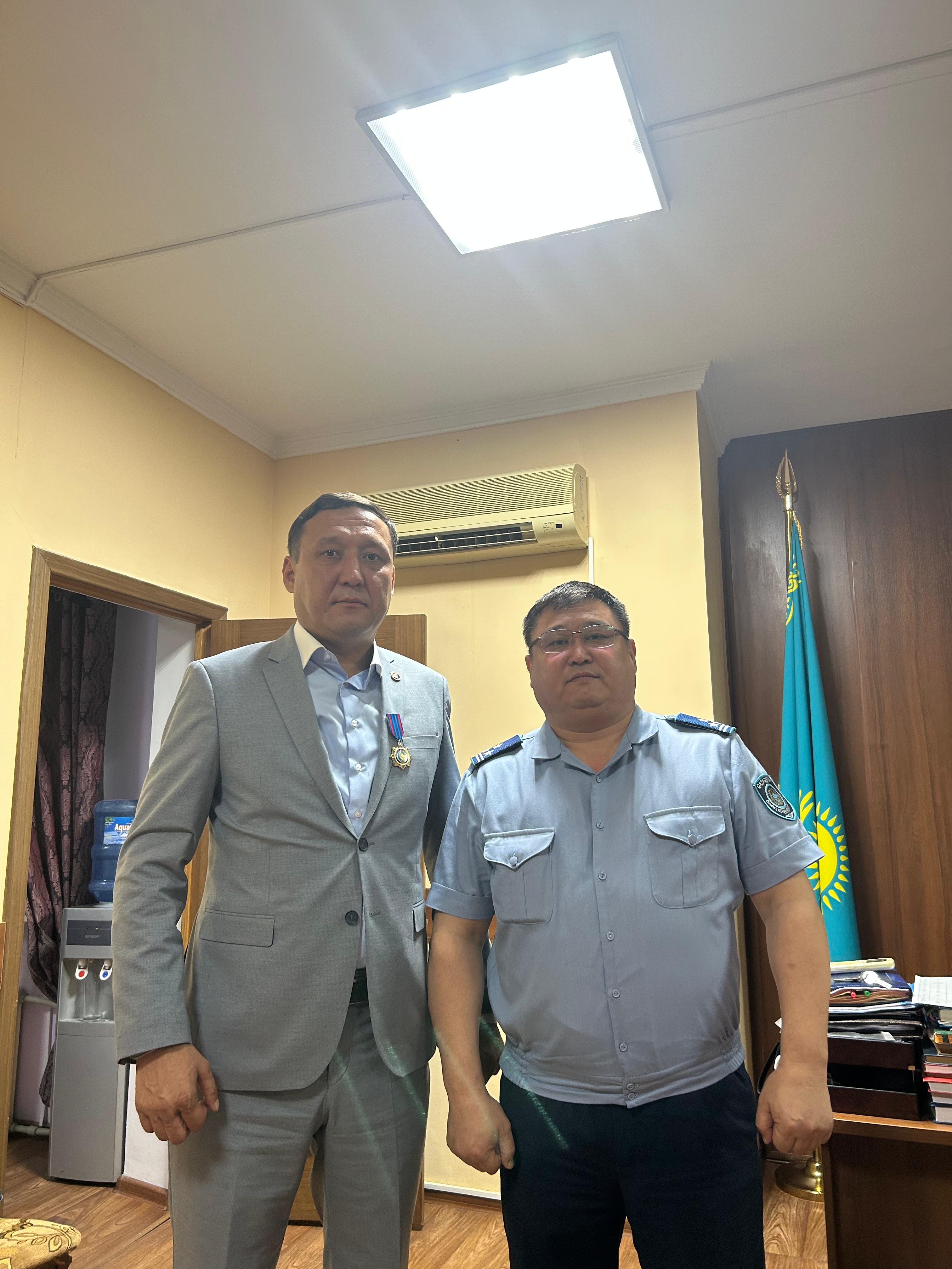 «Қазақстан полициясына 30 жыл» мерекелік төсбелгісімен марапатталды.