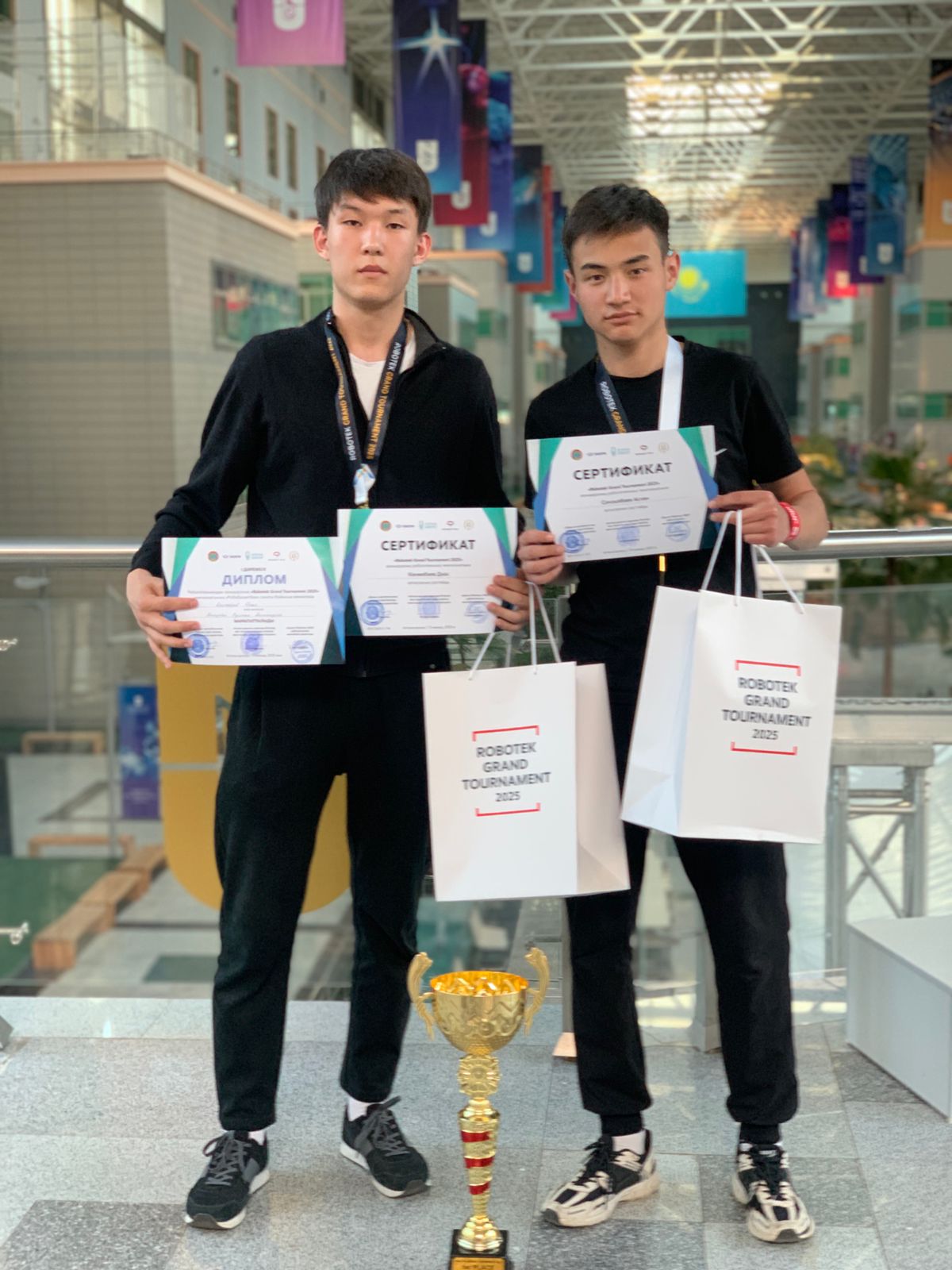 Оқушылар арасында робототехника бойынша "Robotek Grand Tournament"халықаралық чемпионатына қатысу