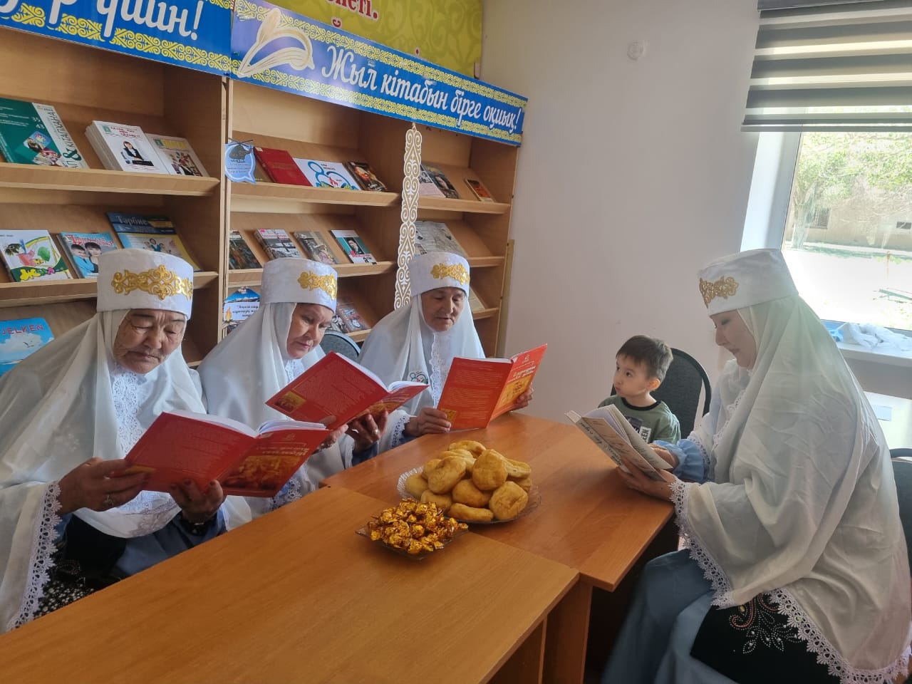 Аналар күніне орай "Батыр ана — бақытты әйел" атты кездесу ұйымдастырылды