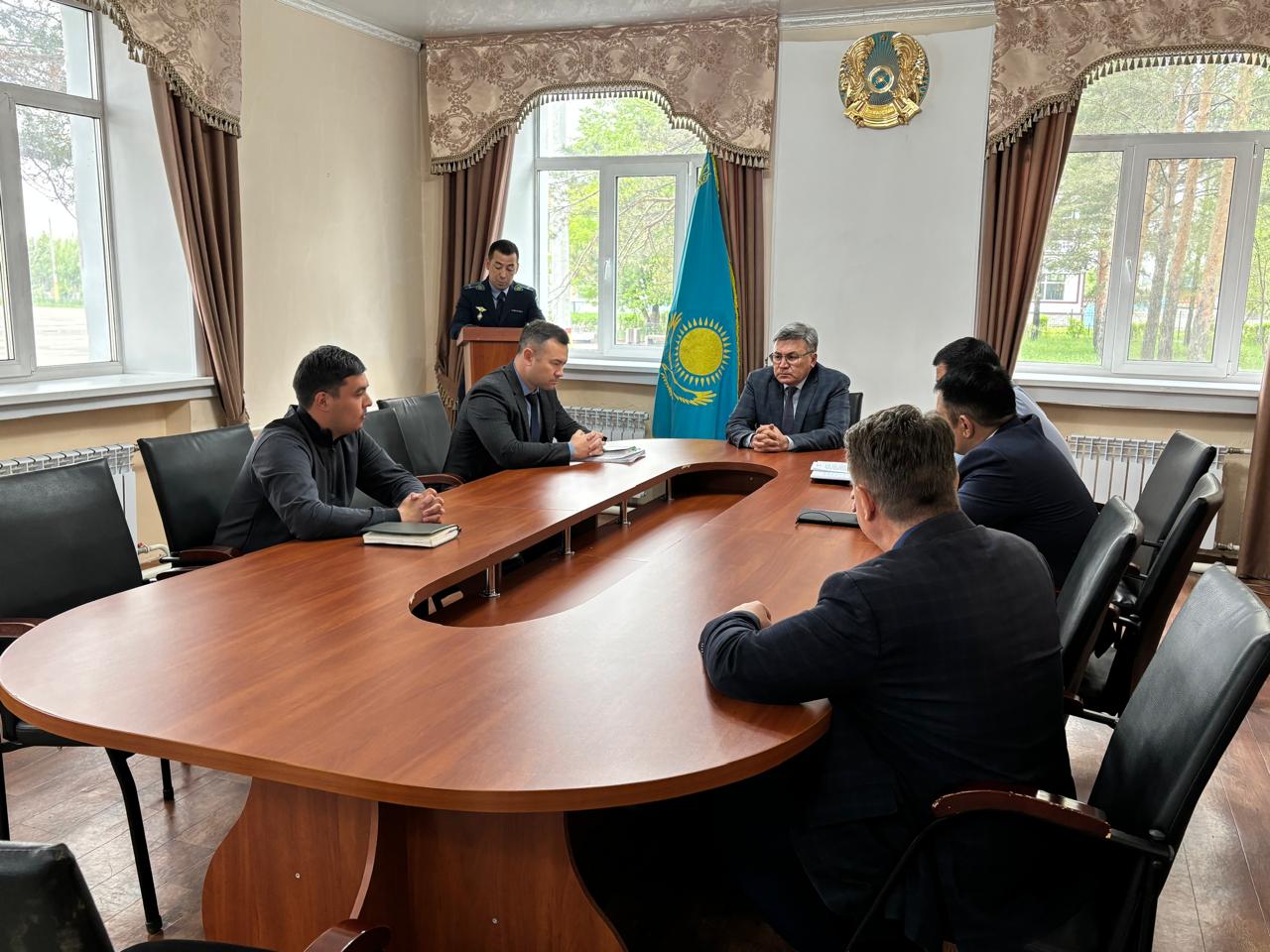 Ағымдағы жылдың 13 мамырында Меңдіқара ауданының әкімдігінде мас күйінде жасалған қылмыстардың алдын алу мәселелері бойынша кеңес өткізілді.