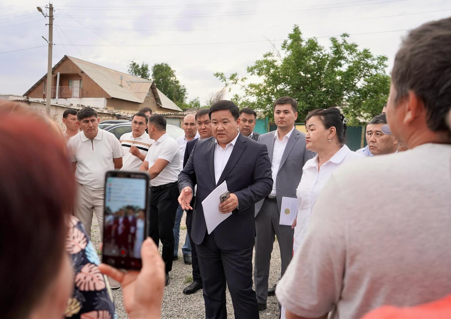 ҚАЛА ӘКІМІ ЖАНДОС ТАСОВ ТҰРҒЫНДАРМЕН КЕЗДЕСТІ