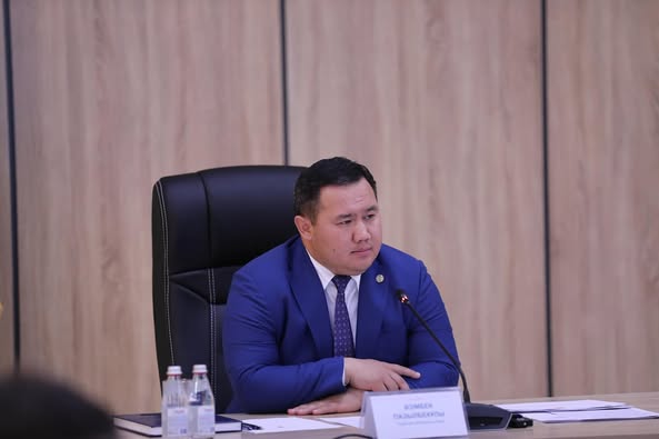 КЕЗЕКТІ АППАРАТТЫҚ МӘЖІЛІС ӨТТІ