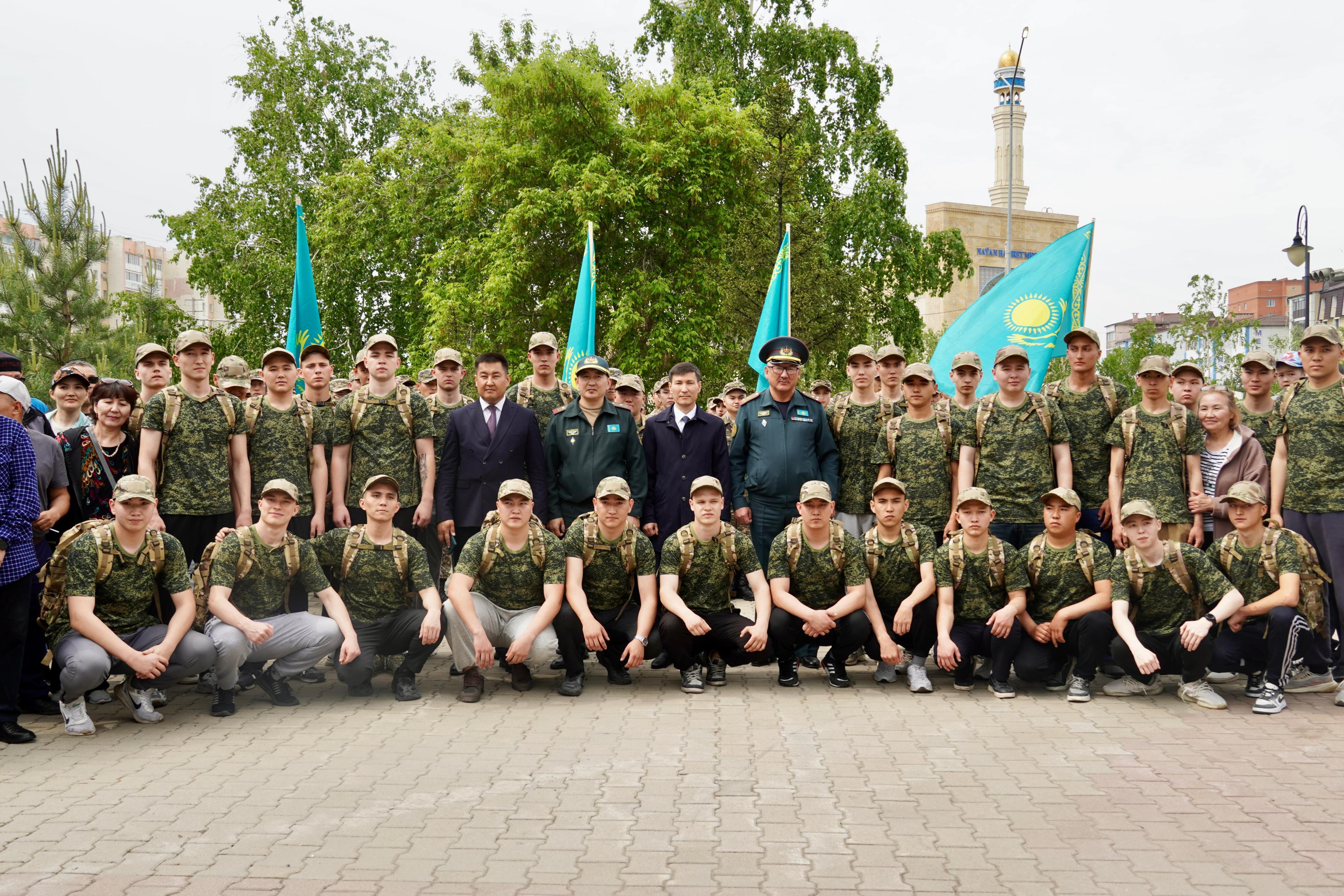 В Кокшетау прошла торжественная акция «День призывника»