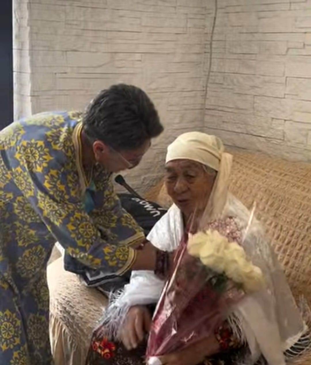 Тыл еңбеккері Кәкімбекова Құлбаршиннің 100 жылдығымен құттықтау