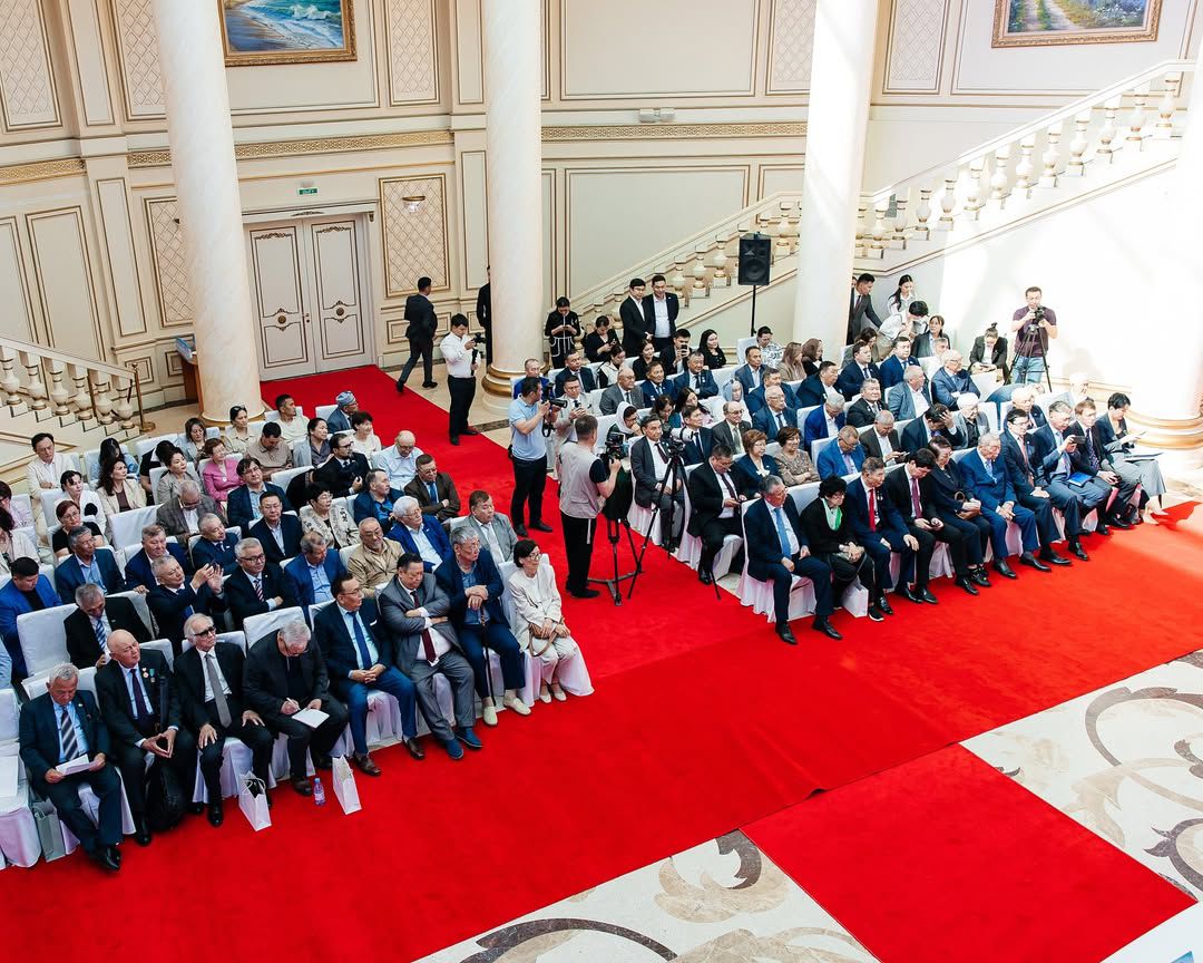 Атырауда өткен жазушылар пленумында алғаш рет шығармашылық аукцион ұйымдастырылды