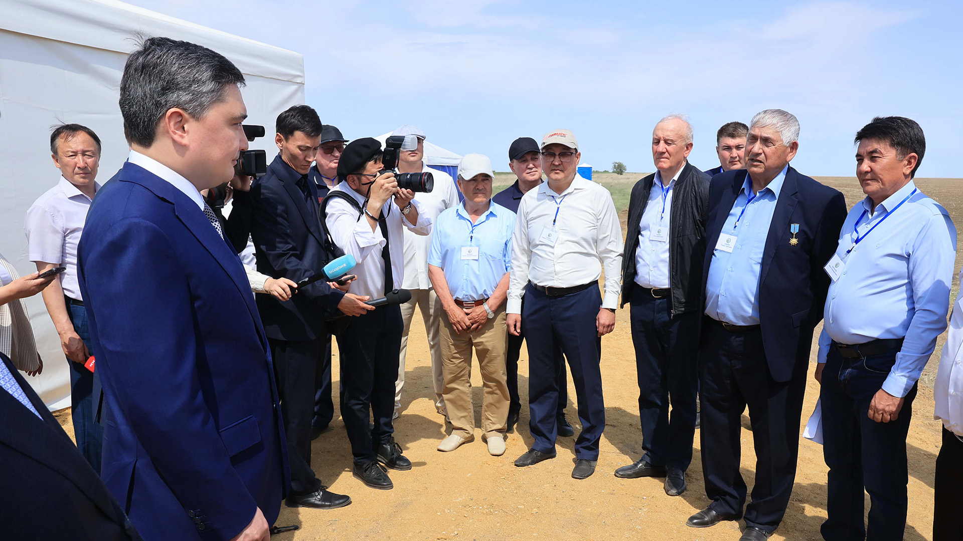 Премьер-министр Олжас Бектенов Қостанай облысының шаруаларымен мемлекеттік қолдау шаралары және АӨК-ті дамыту мәселесін талқылады