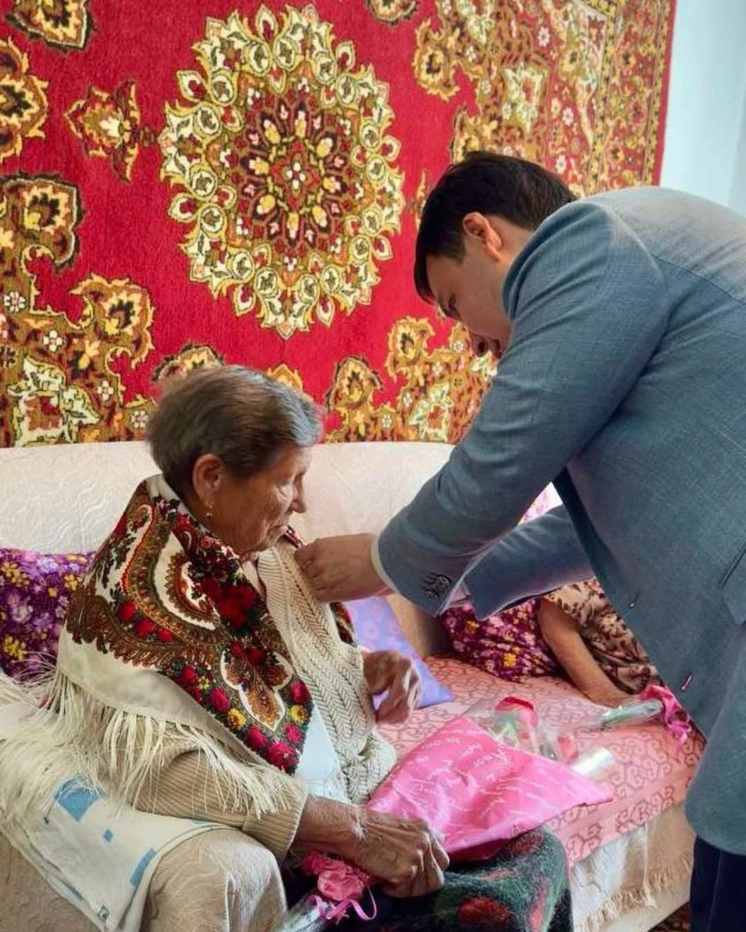 ҰЛЫ ЖЕҢІСКЕ 80 ЖЫЛ: Тыл еңбеккерлеріне құрмет көрсетілді