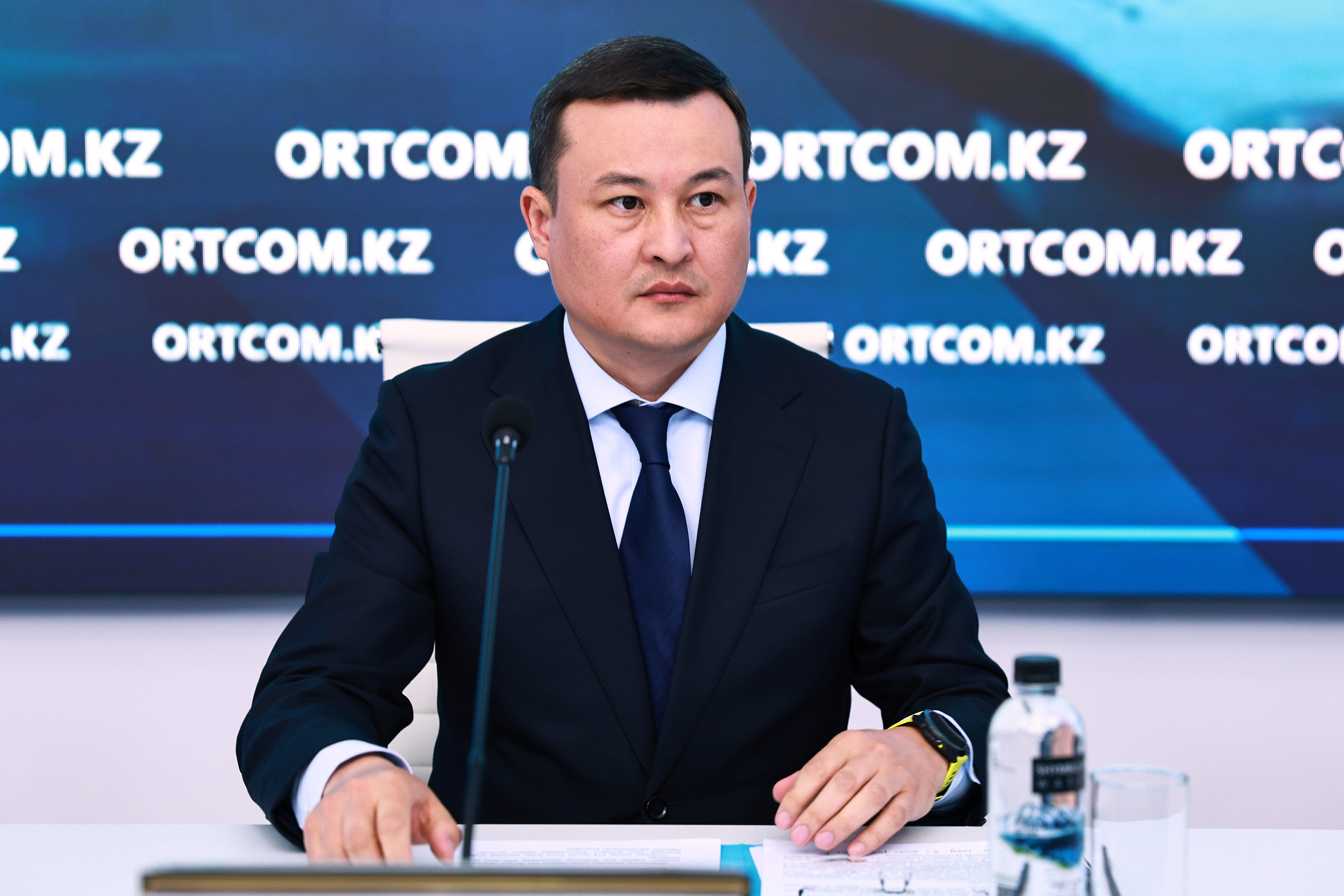 Мәжбүрлеп орындату комитетінің төрағасы Махсат Балабеков Орталық коммуникациялар қызметінде баспасөз маслихатын берді