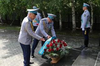 Ақтөбе полицейлері қаза тапқан әріптестерін еске алды