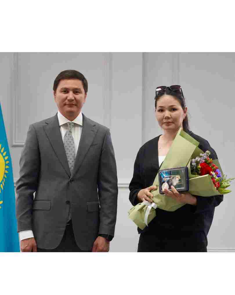 Многодетным матерям вручили государственные награды