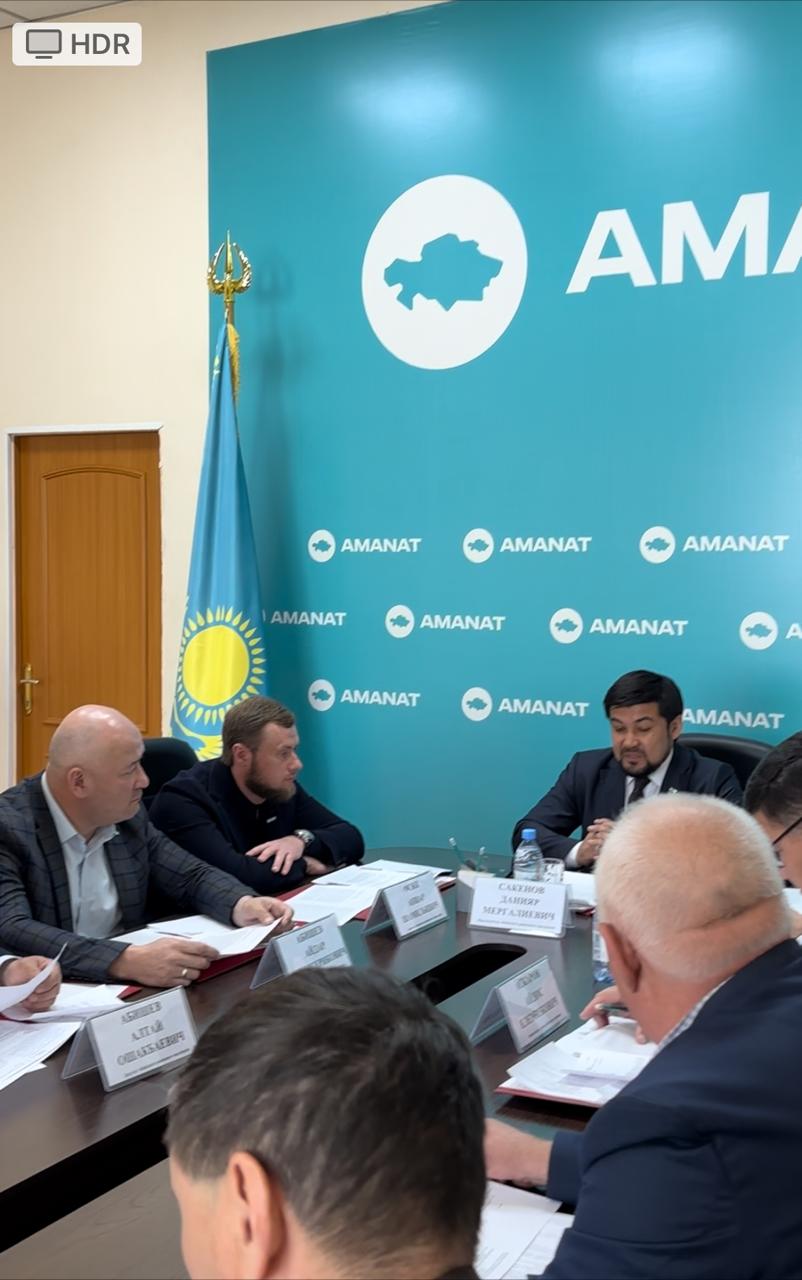 Абай аудандық мәслихатында тұрақты комиссиялар отырысы өткізіліп, Абай ауданының ауылдық елді мекендеріндегі сумен қамтамасыз ету және су бұру жүйесі жұмысының жағдайы мен жақсарту шаралары жөніндегі мәселе қаралды