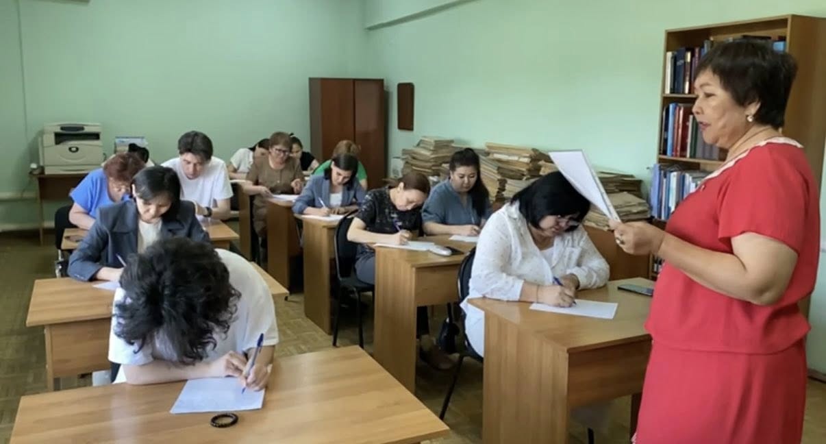 18 мамыр – Түркі жазуы күніне және Ұлы Абайдың 180 жылдығына орай Қарағанды облысының мемлекеттік архиві мекемесінде диктант жазу жұмысы ұйымдастырылды.