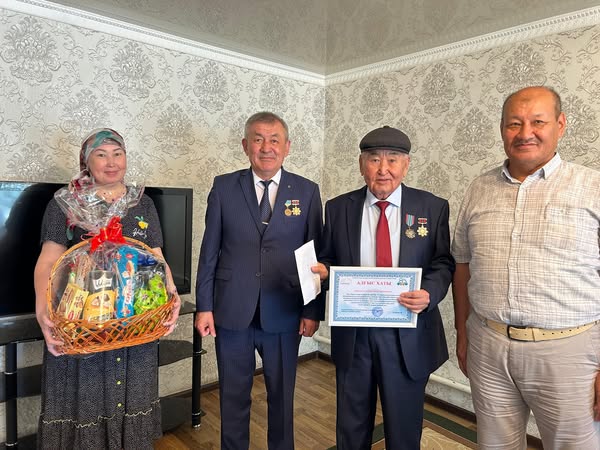 ТҮРКІСТАНДЫҚ ПОЛИЦЕЙЛЕР ТЫЛ АРДАГЕРЛЕРІНЕ ҚҰРМЕТ КӨРСЕТТІ