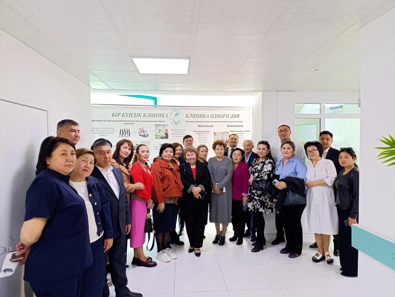 Смотрите маймыл секс қызбен онлайн Күйеуі мен әйелі арасындағы әдемі сексті қараңыз