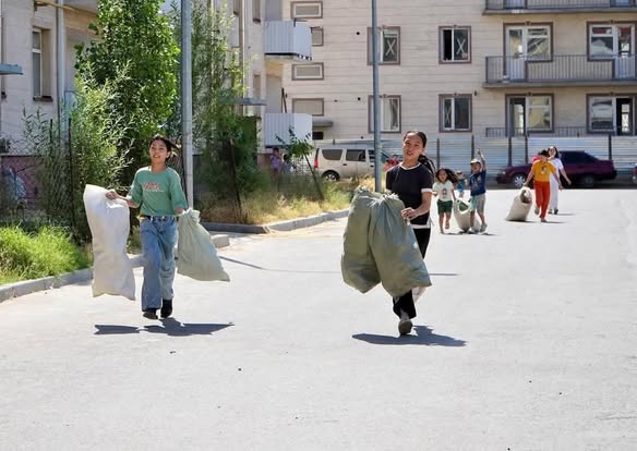 ТҮРКІСТАН: КЕНТАУДА ТАЗАЛЫҚ ЖҰМЫСТАРЫ ЖАҢА ФОРМАТТА ЖҮРІП ЖАТЫР