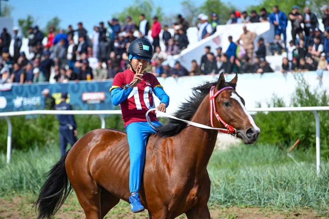 Жеңістің 80 жылдығы мен Ақтөбе қаласының күніне орай ұлттық бәйге жарысы өтті