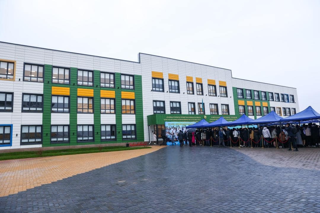 ЖАМБЫЛ ОБЛЫСЫНДА «ЖАЙЛЫ МЕКТЕП» ЖОБАСЫ АЯСЫНДА ЖАҢА БІЛІМ ОРДАЛАРЫ БОЙ КӨТЕРУДЕ