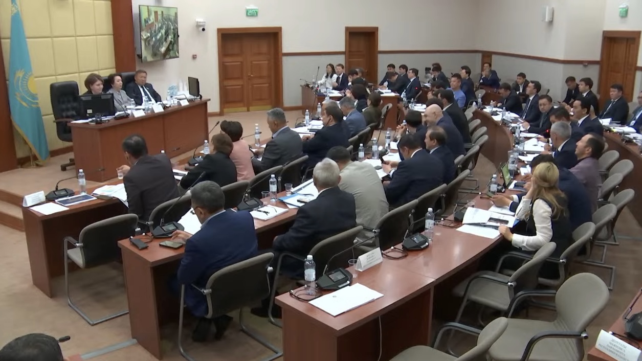 Мәжілісте Үкіметтің 2024 жылғы республикалық бюджеттің атқарылуы туралы есебіне берілген Жоғары аудиторлық палатаның қорытындысы таныстырылды