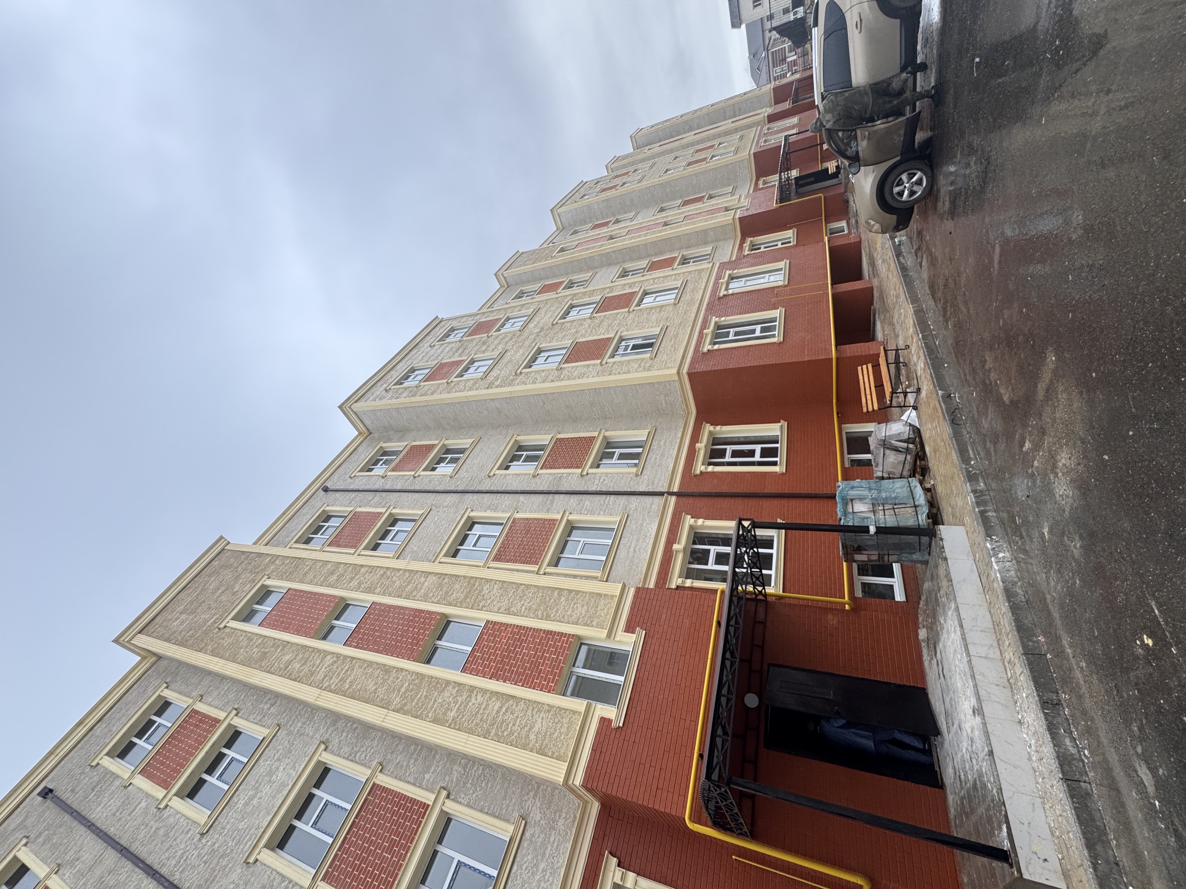 «Қуанышымды сөзбен жеткізу қиын»: Баспаналы болған ақтаулық тұрғын ризашылығын білдірді