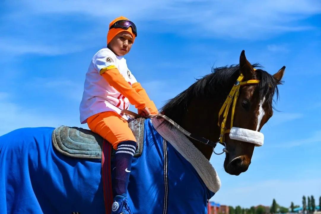 В Актобе прошли соревнования по байге в честь 80-летия Победы и Дня города