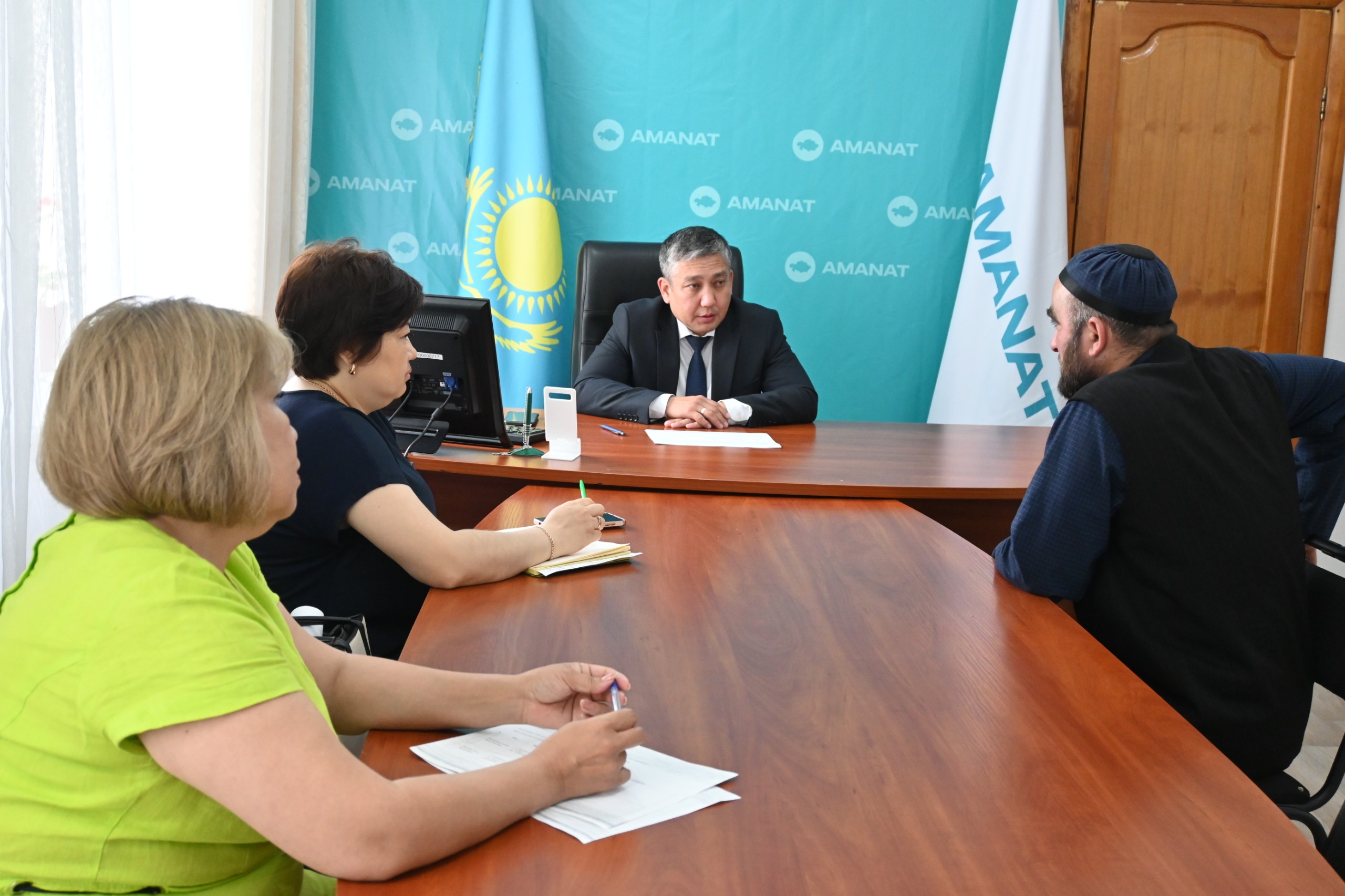 Аманат партиясының филиалында аудан әкімінің азаматтарды жеке қабылдауы