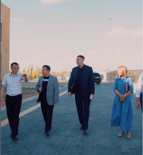 Бауржан Түленов жаңа мектеппен және білім жүйесінің жай-күйімен танысты