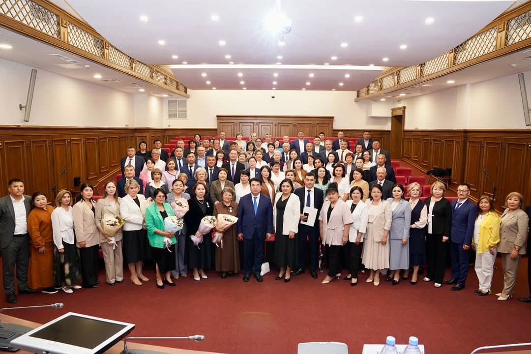 🎒 Қазақстанда жетім және ата-анасының қамқорлығынсыз қалған балаларды қолдау жүйесі күшейтілуде: өңірлерде 330-дан астам тәлімгер жұмыс істейді