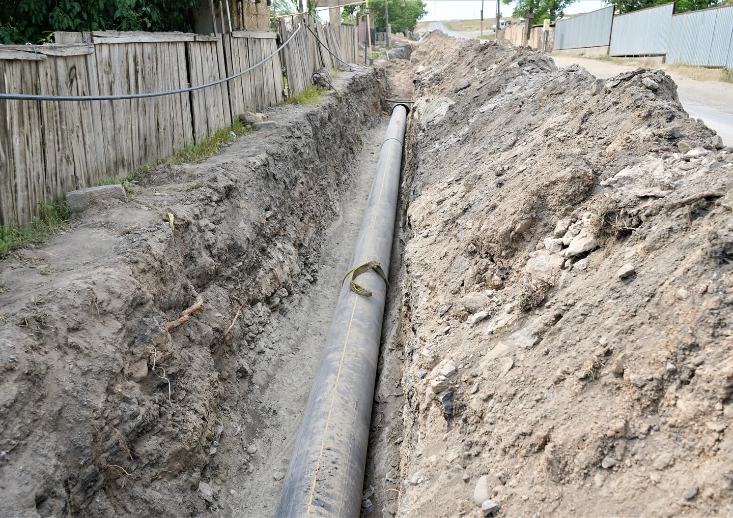ВЕДЕТСЯ СТРОИТЕЛЬСТВО ГАЗОПРОВОДА К СЕЛАМ