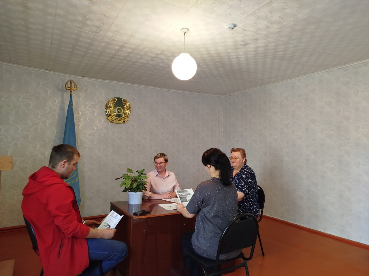 2025 жылдың 28 сәуірінде Архангелка ауылдық округі әкімінің аппаратында " үйден шықпай Мемлекеттік қызметтерді ал!»