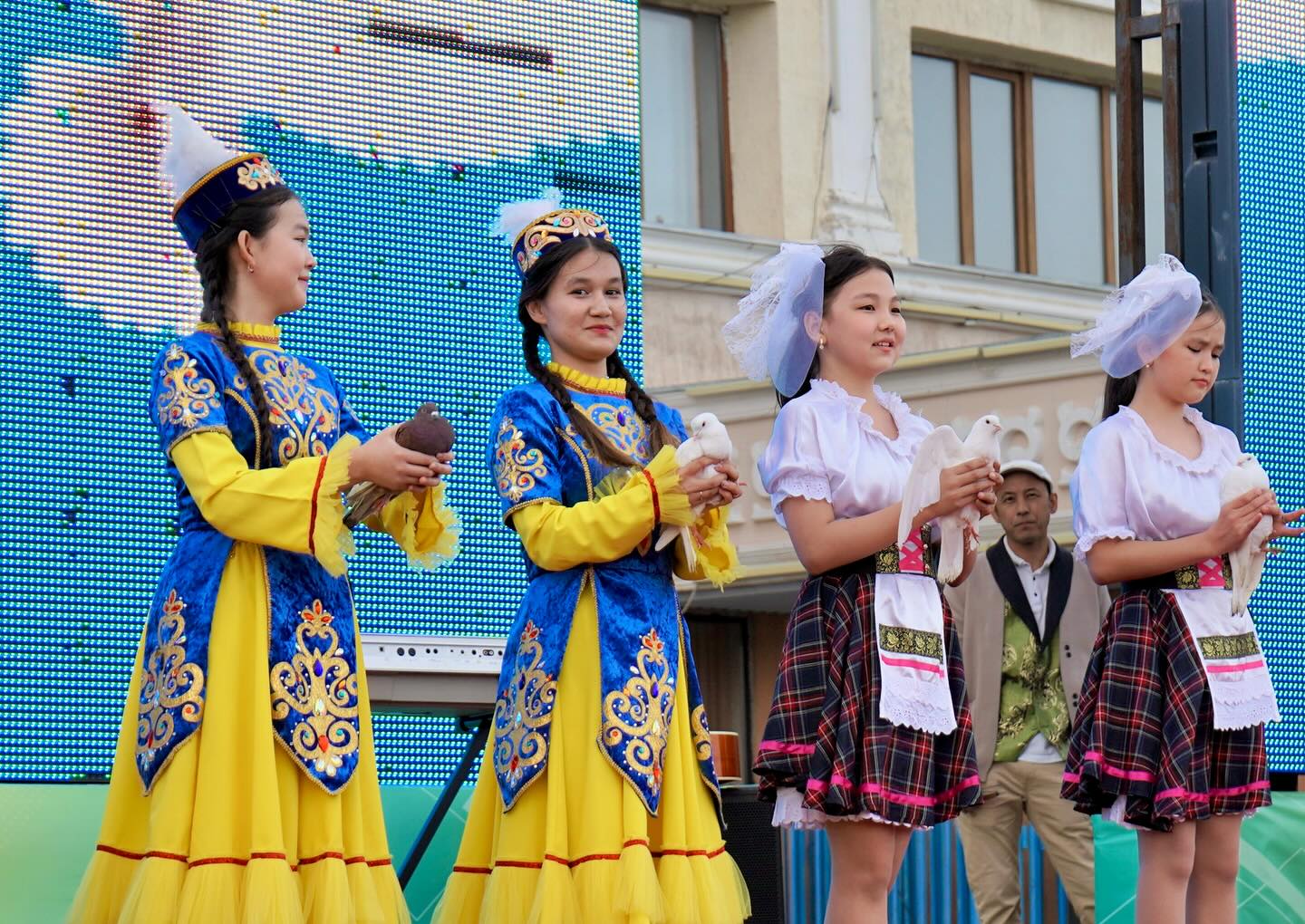 В КЕНТАУ ОТМЕТИЛИ 1 МАЯ - ДЕНЬ ЕДИНСТВА НАРОДА КАЗАХСТАНА