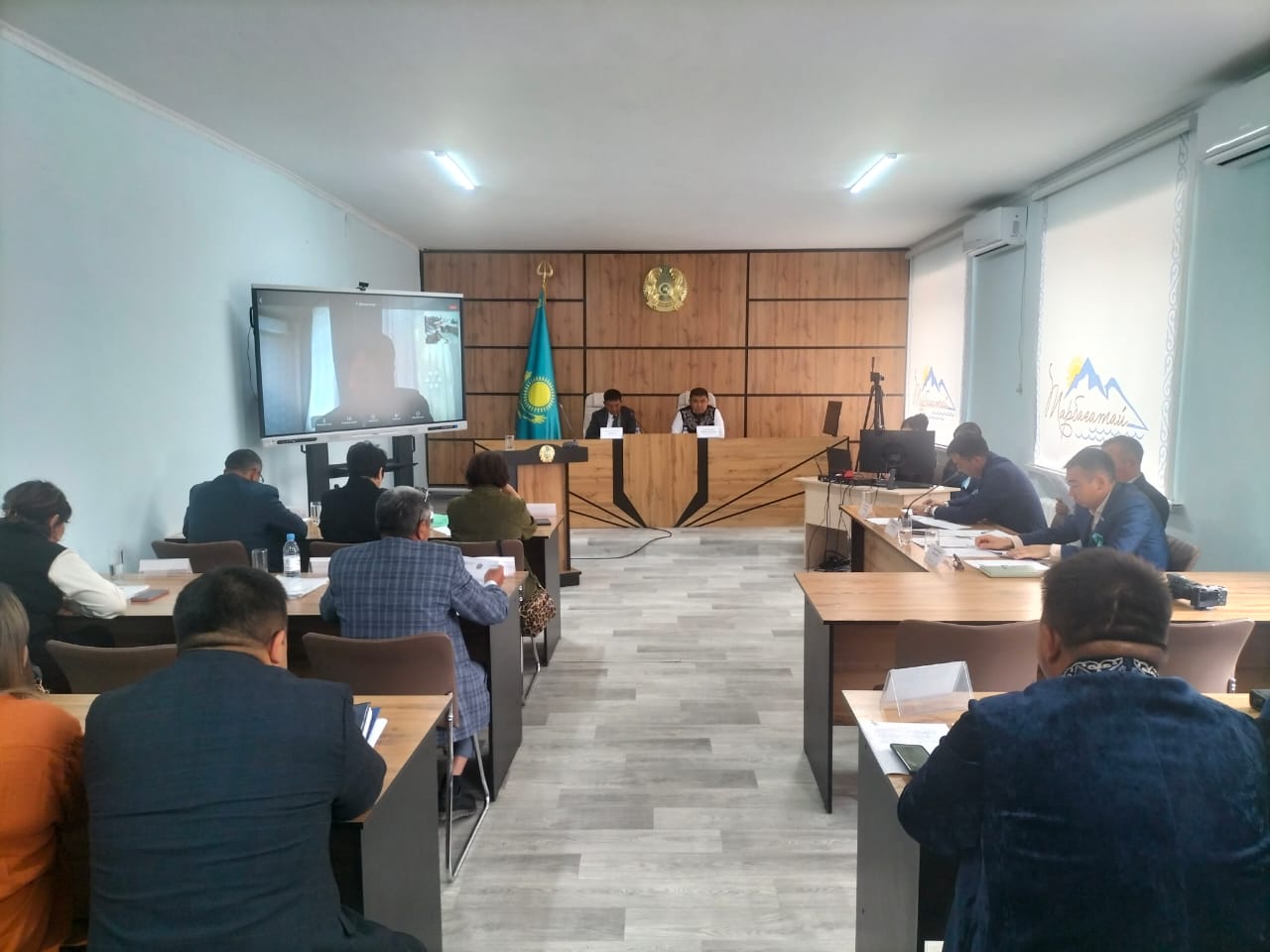 Бүгін кезектен тыс XXVIII-ші сессиясы өтті.