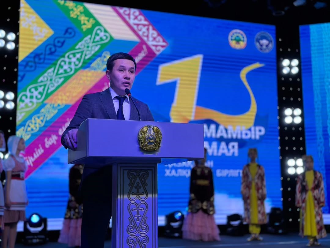 1 мамыр күні аудандық мәдениет үйінде Қазақстан халқының бірлігі күніне арналған салтанатты мерекелік іс-шара өтті