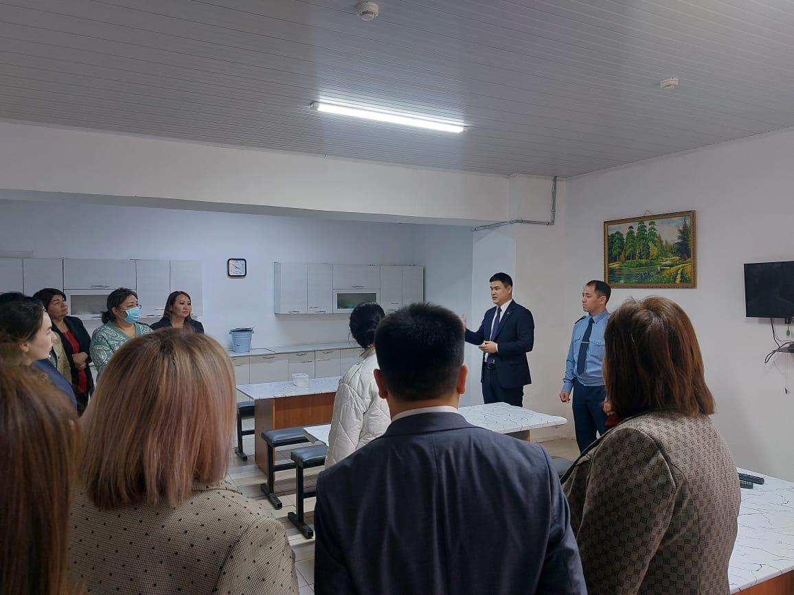 Организована экскурсия в исправительное учреждение