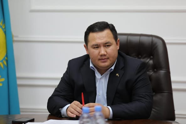 ҚАЛА ӘКІМІ ӘЗІМБЕК ПАЗЫЛБЕКҰЛЫ ТҰРҒЫНДАРДЫ ЖЕКЕ ҚАБЫЛДАДЫ