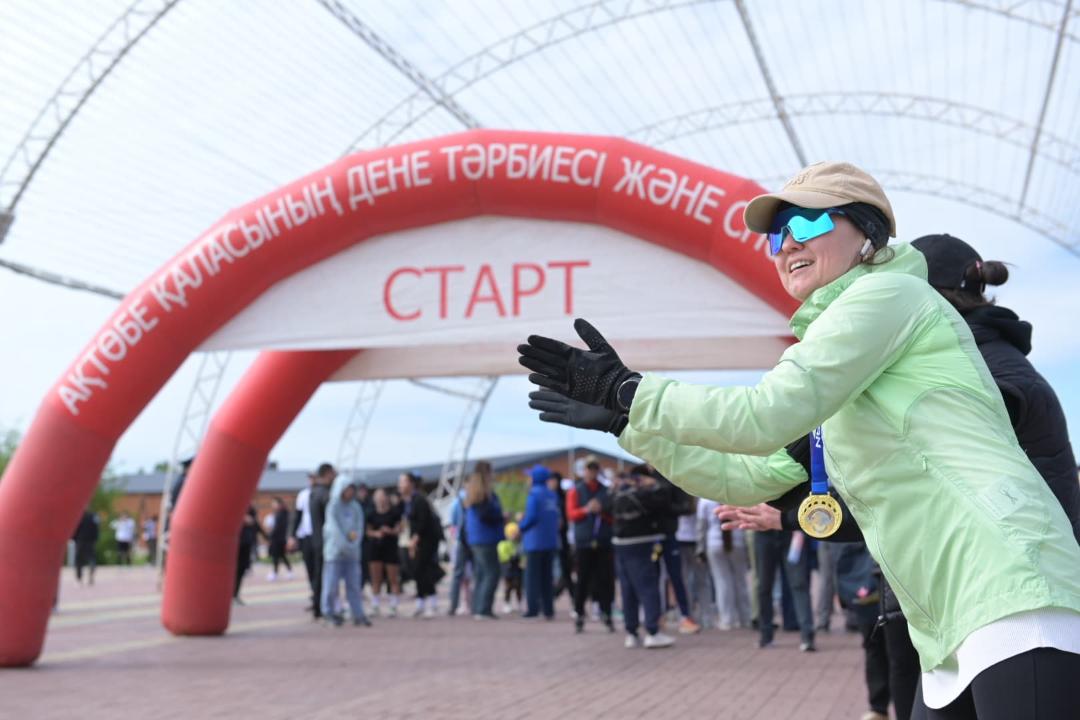 Ақтөбеде Бірлік күніне арналған республикалық жүгіру марафоны өтті