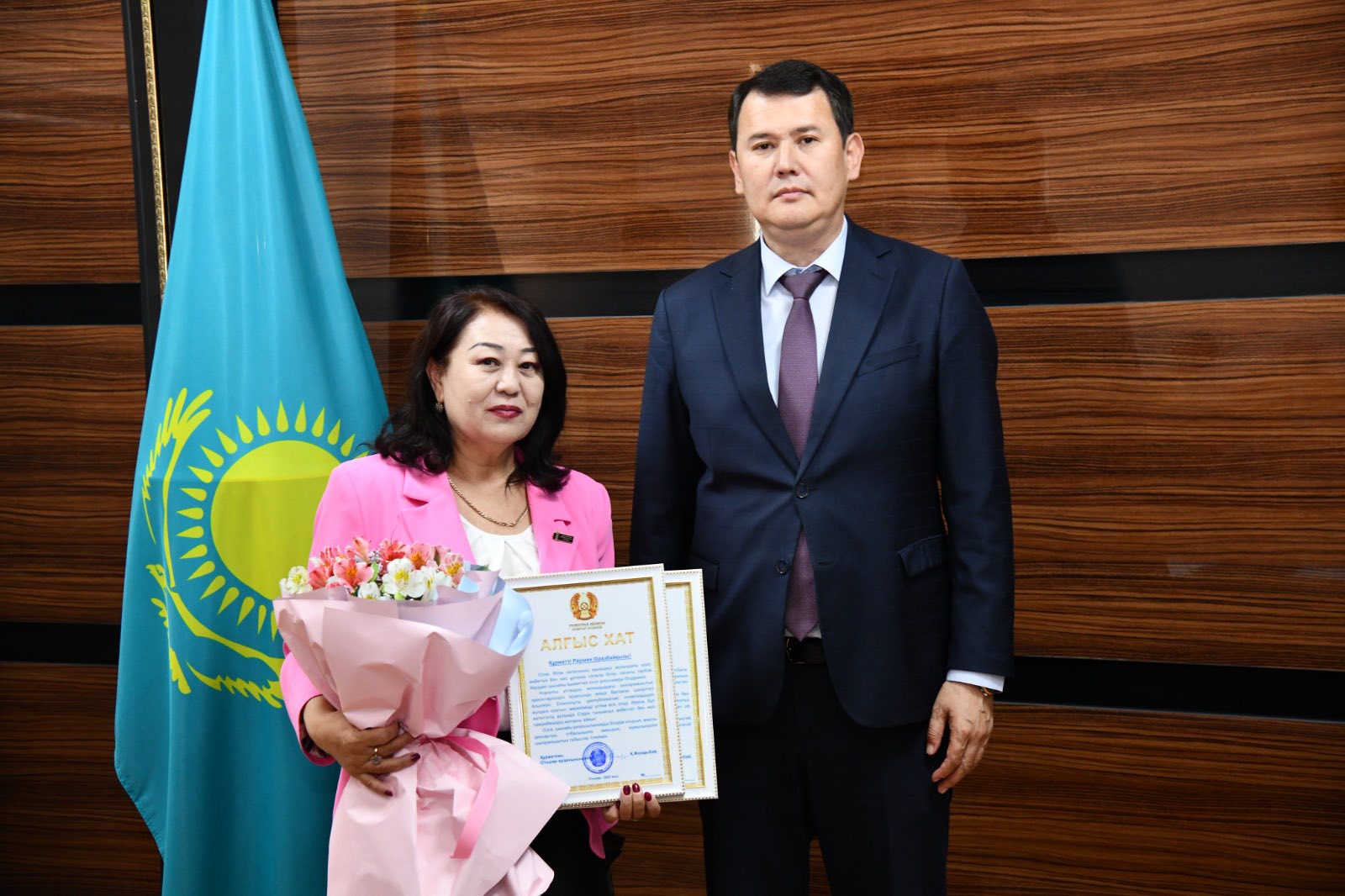 АУДАН ӘКІМІ РЕСПУБЛИКАЛЫҚ ПӘНДІК ОЛИМПИАДА ЖҮЛДЕГЕРЛЕРІН ҚАБЫЛДАДЫ