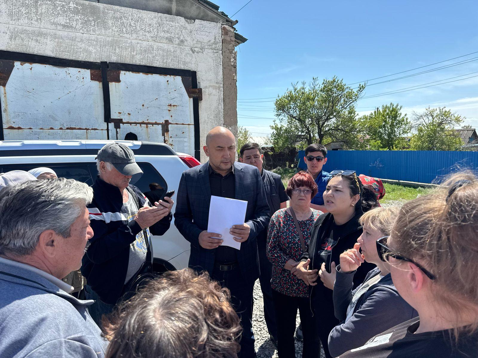 Р.Джарлаев өз округінің сайлаушыларымен кездесу өткізді