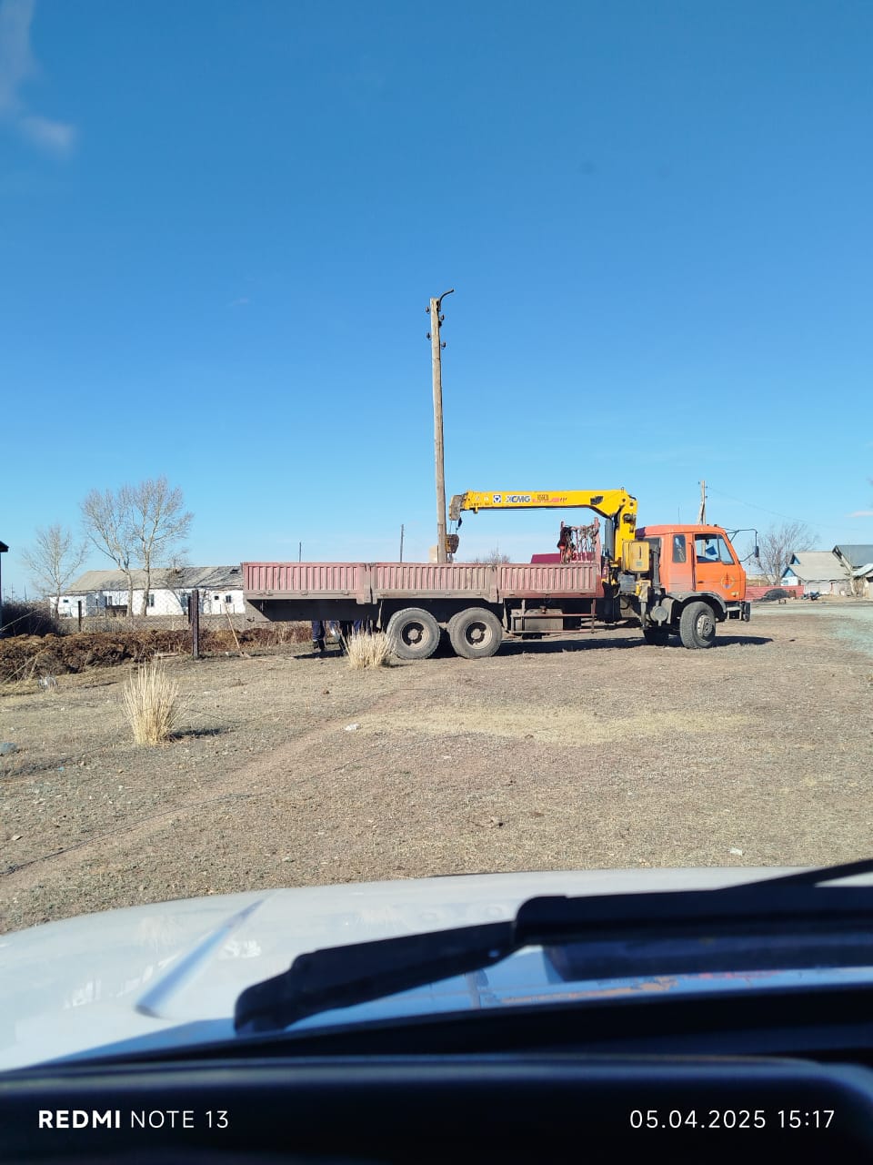 Ынталы ауылында ескірген электр бағандарын ауыстыру жұмыстары жүргізілді