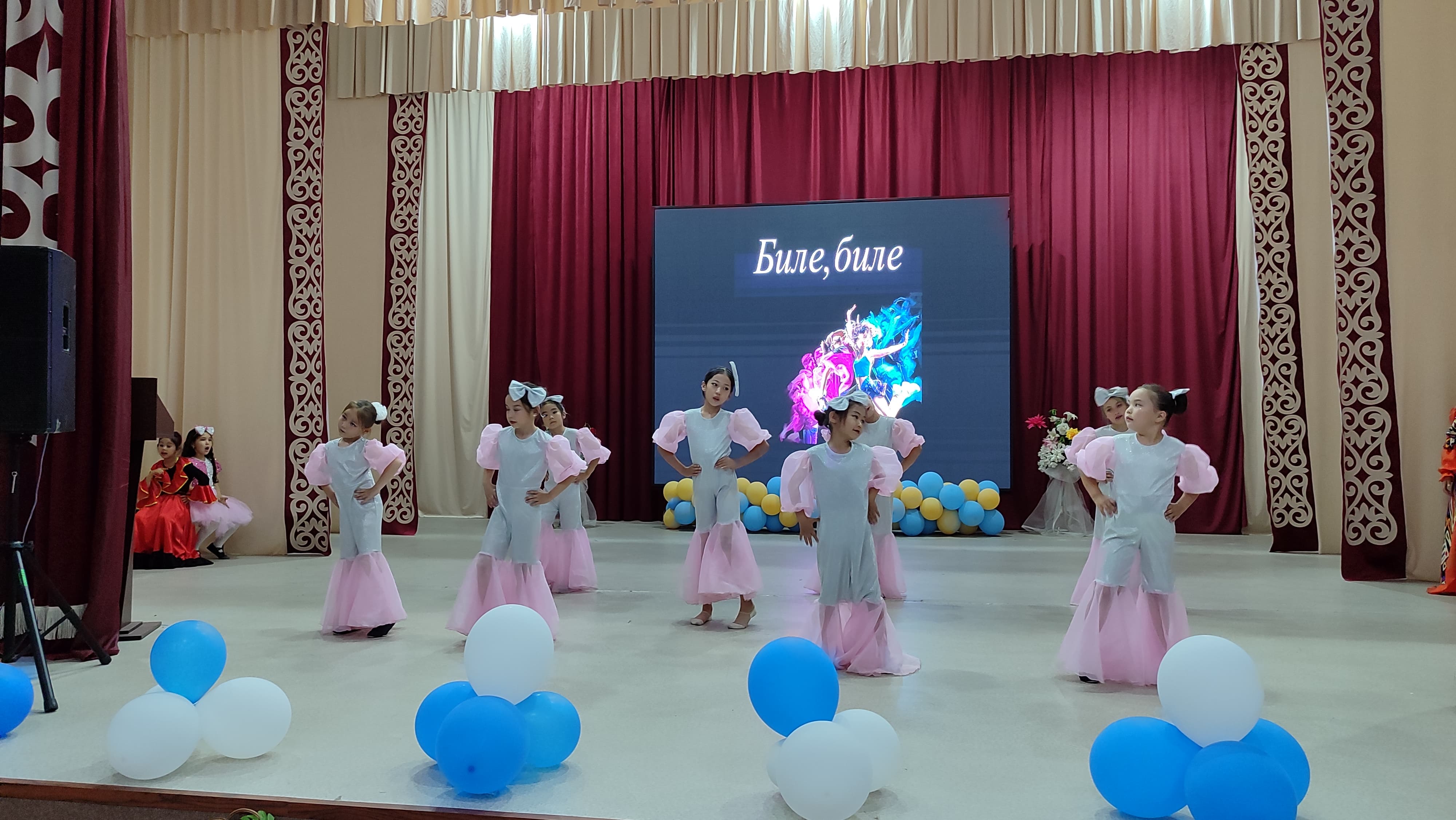Қарақыстақ ауылдық мәдениет үйінде Халықаралық би күніне арналған концерт өтті