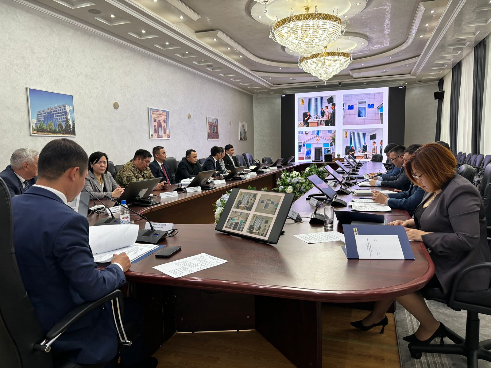 A meeting of the commission on state symbols was held: regional reports, the law and regional symbols are on the agenda.