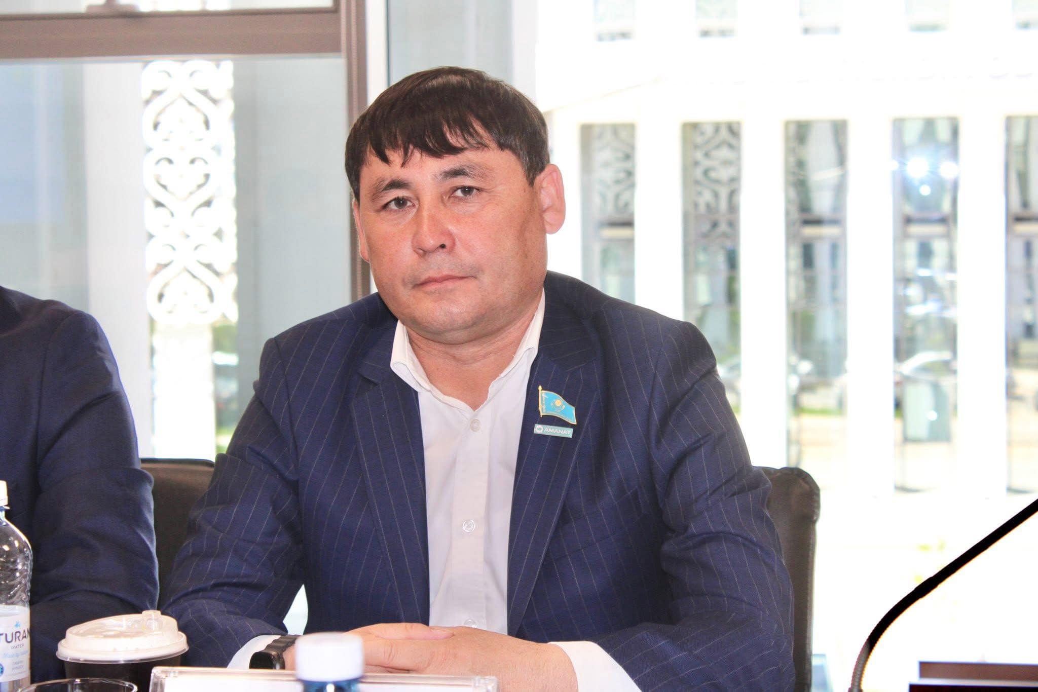 Председатель Туркестанского областного маслихата провел встречу с председателями районного и городского маслихатов