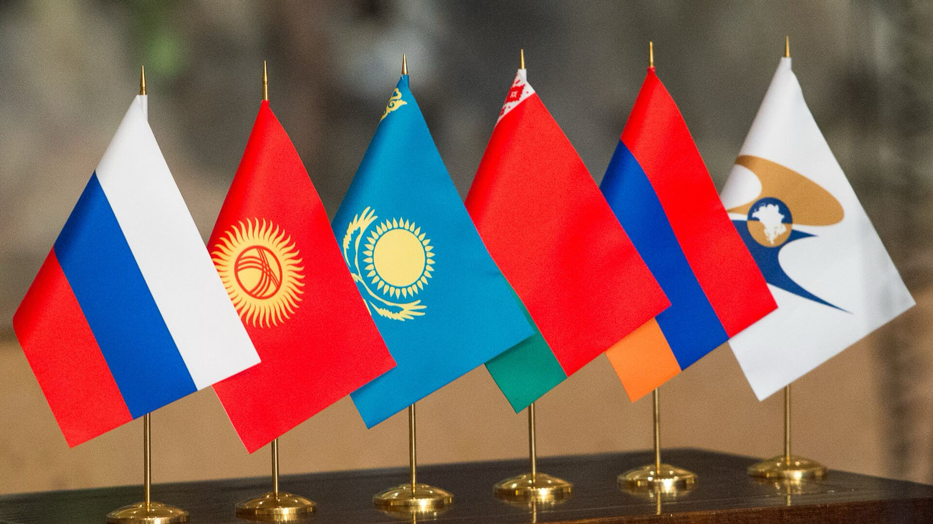 ЕАЭО ДӘРІ-ДӘРМЕКТЕРДІ ҰЛТТЫҚ ҚАҒИДАЛАР БОЙЫНША ТІРКЕУ МЕРЗІМІН 2027 ЖЫЛДЫҢ СОҢЫНА ДЕЙІН ҰЗАРТУ ТУРАЛЫ ШЕШІМ ҚАБЫЛДАДЫ