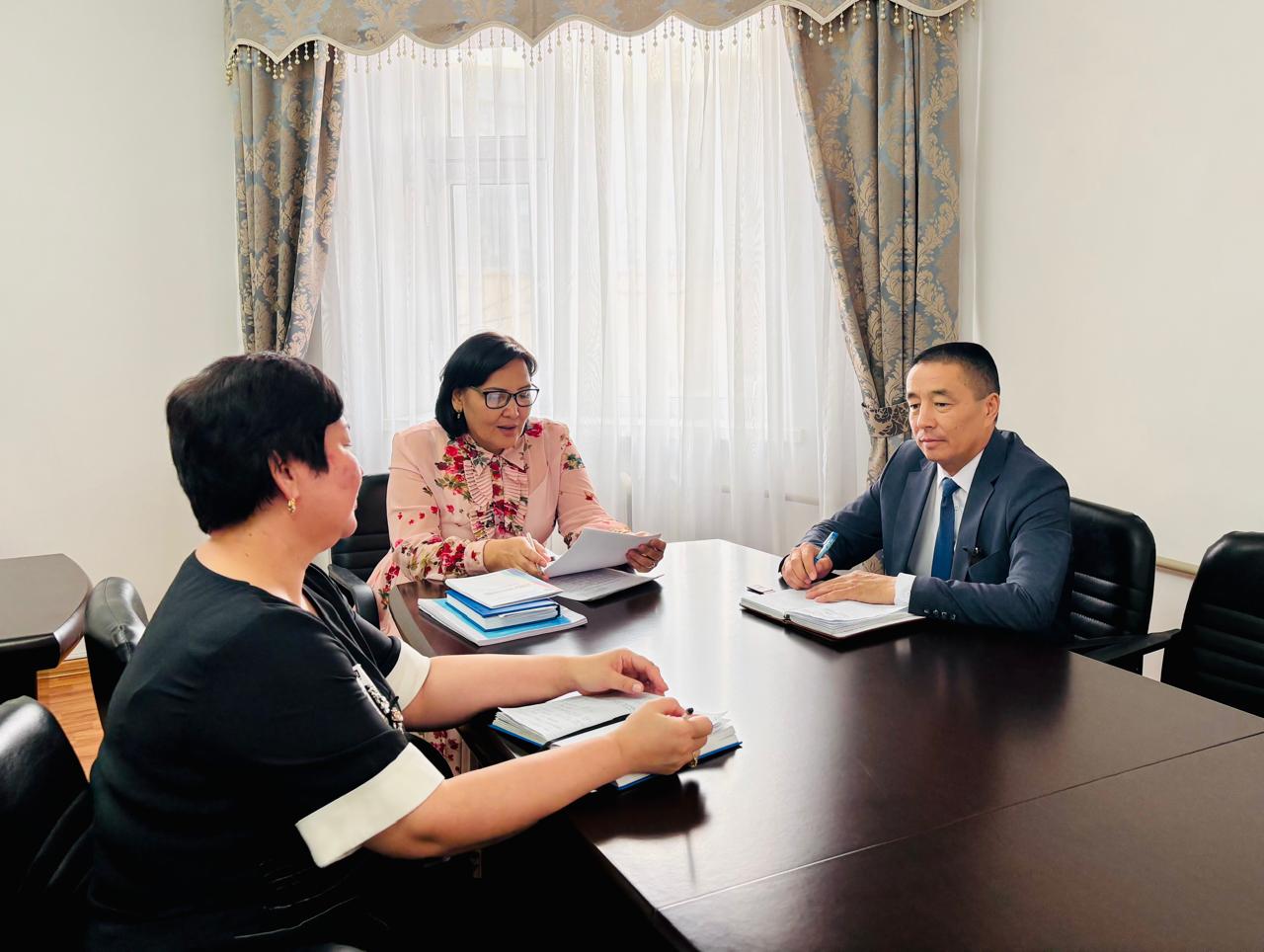 Департамент басшысы білім бөлімдері басшыларын қабылдады