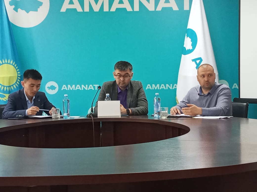21.05.2025 года Департаментом внутреннего государственного аудита по Северо-Казахстанской области был проведен практический семинар-совещания с государственными учреждениями Есильского района в связи с введением в действие нового Закона Республики Казахстан "О государственных закупках"