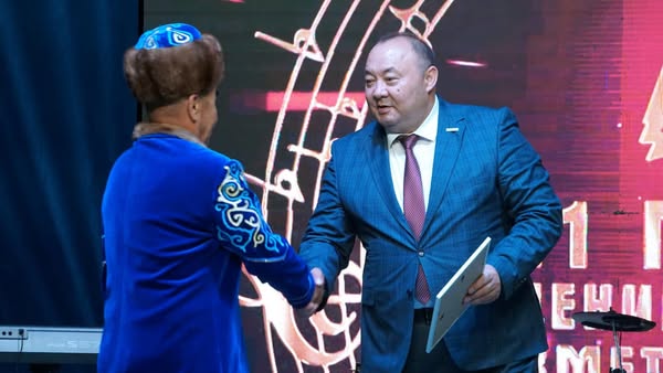 КЕЛЕСТЕ РУХАНИЯТ ҚЫЗМЕТКЕРЛЕРІНЕ ҚҰРМЕТ КӨРСЕТІЛДІ
