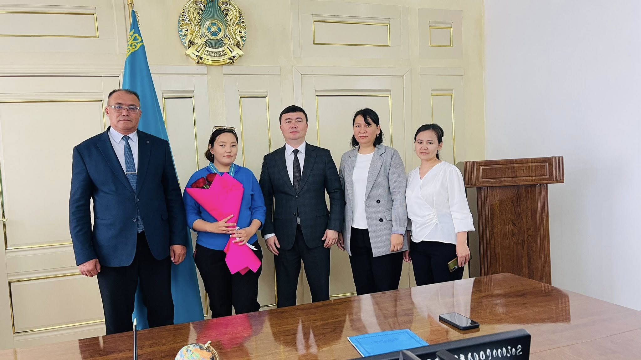 ҚЫЗЫЛАҒАШТЫҚ АНА “КҮМІС АЛҚАМЕН” НАГРАДТАЛДЫ.
