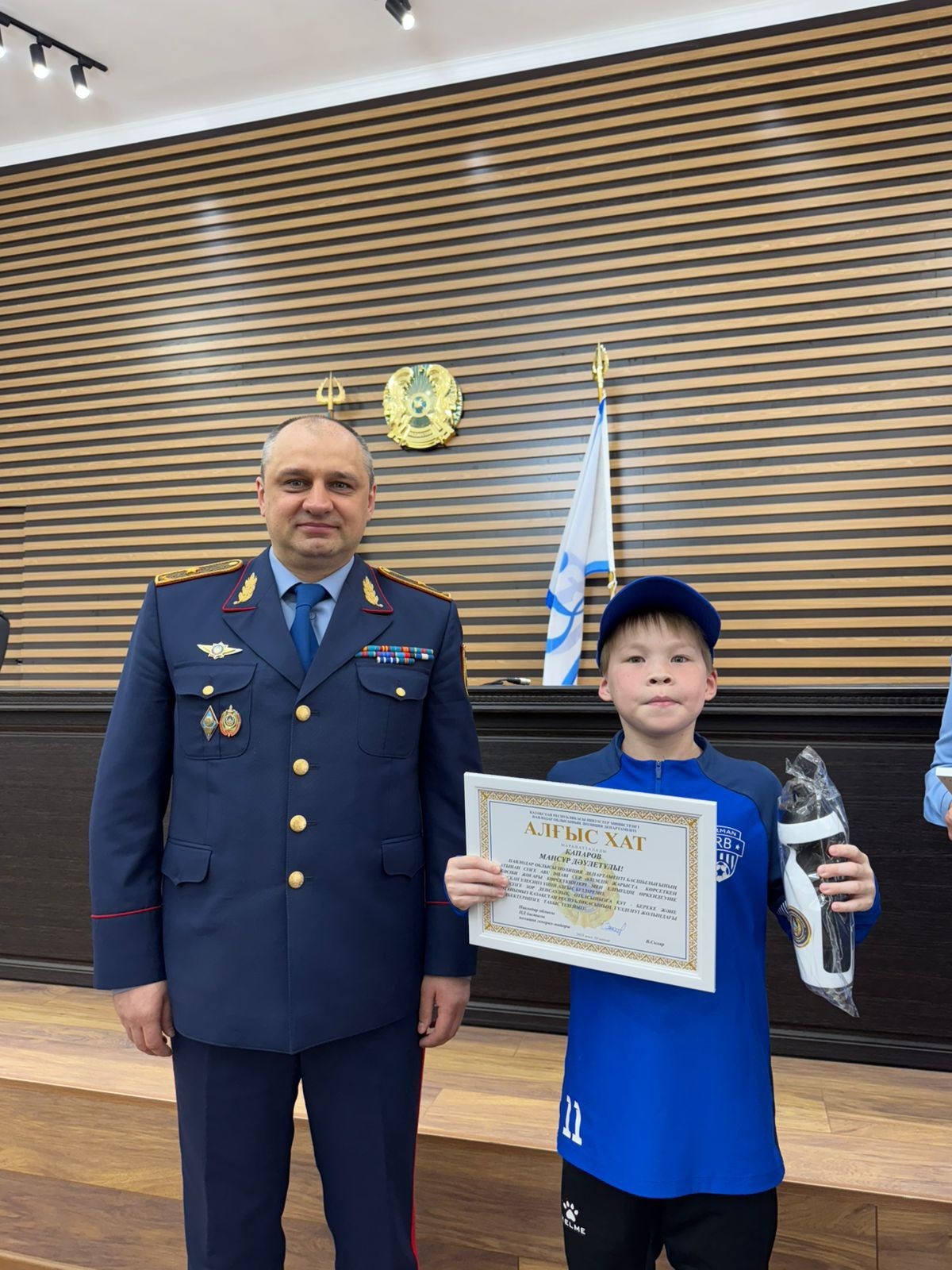 Василий Скляр футболдың жас чемпиондармен кездесті
