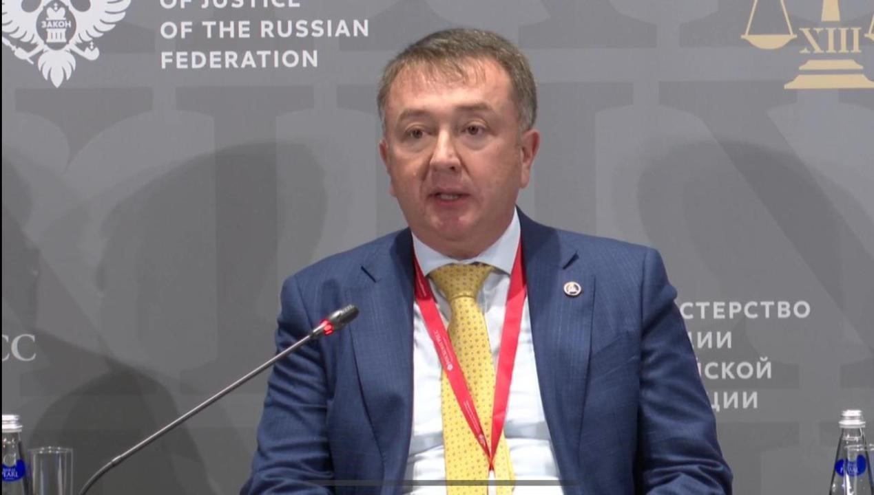 Делегация Министерства юстиции РК представила опыт цифровизации и правовых реформ на Петербургском юридическом форуме
