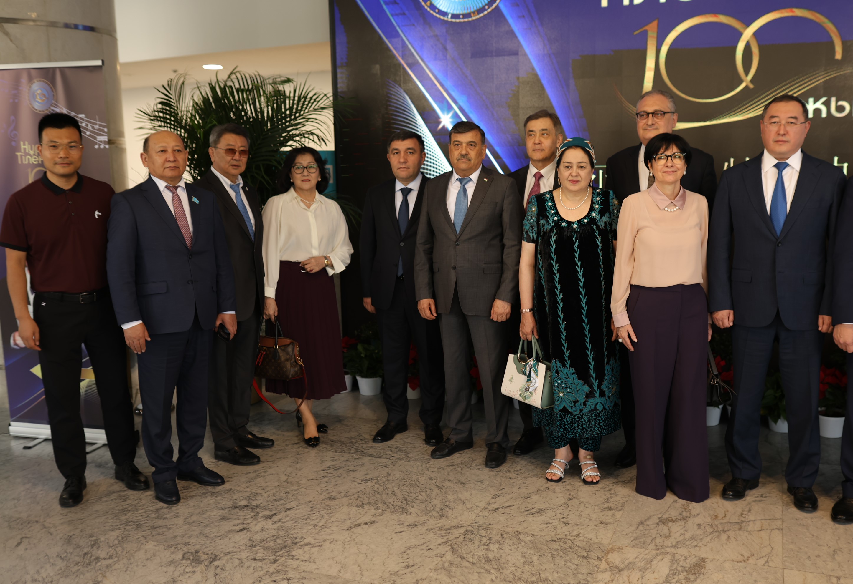 Нұрғиса Тілендиевтің 100 жылдығы Қытайда жоғары деңгейде аталып өтті